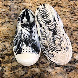 Native Shoes size C8
